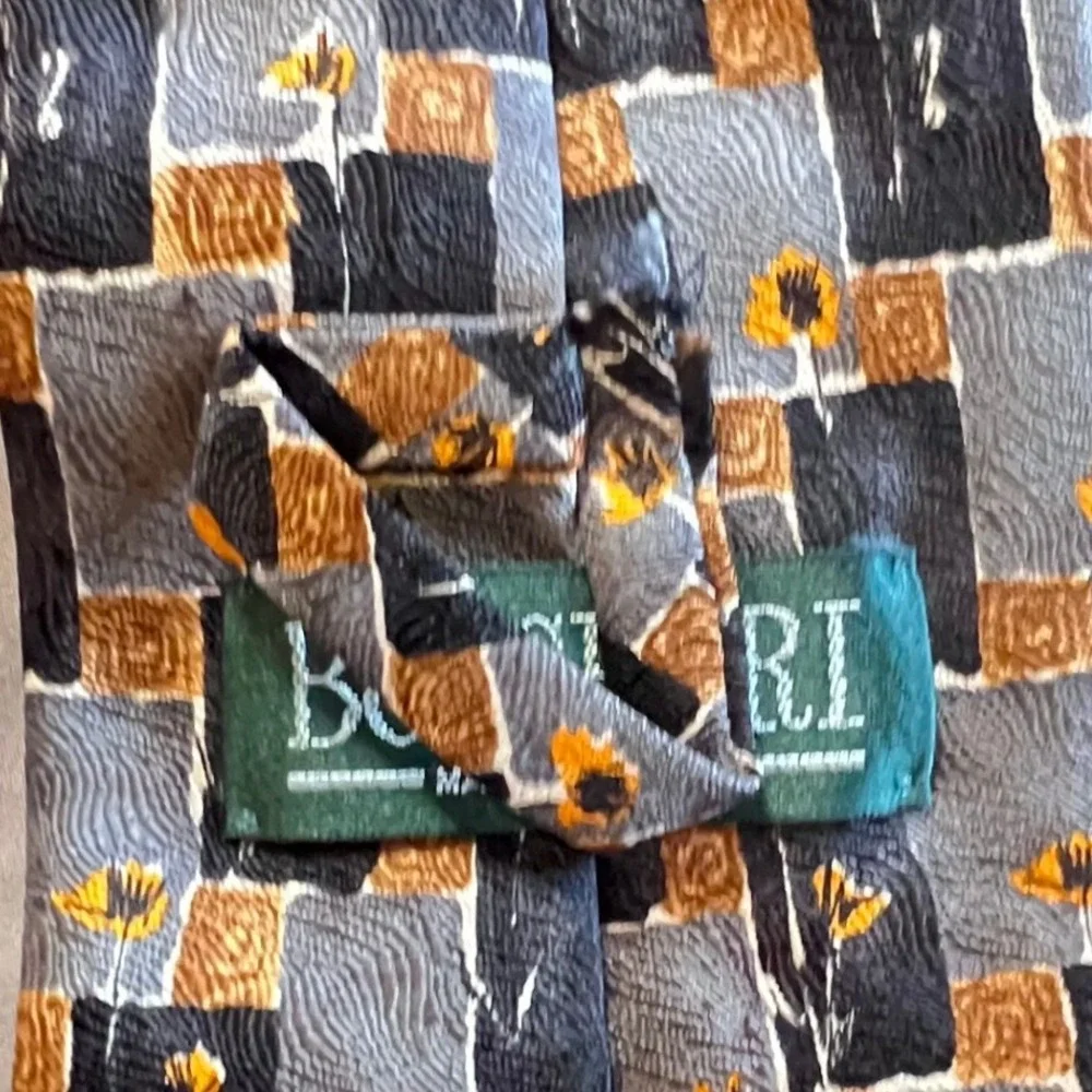 BOLGHERI Mens Silk Tie Made in Italy Geometric Floral Pattern Gold Black Grey